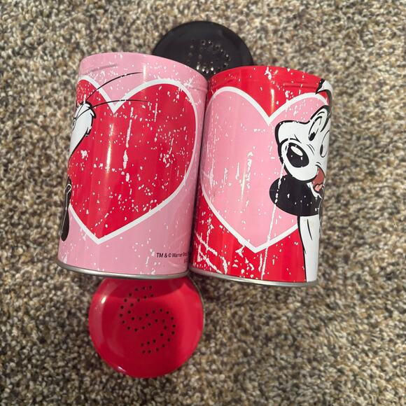Pepe Le Pew and Cat Salt Pepper Shakers Looney Tunes Pink Black Tin w Covers Set - Picture 2 of 6